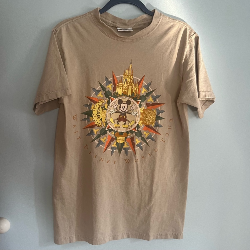 Vintage Walt Disney World Mickey Mouse shirt
